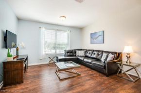 Spacious Vista Cay Condo, near Universal